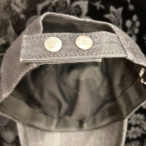 CHANEL Cotton Sequins CC Street Style Cap - Black